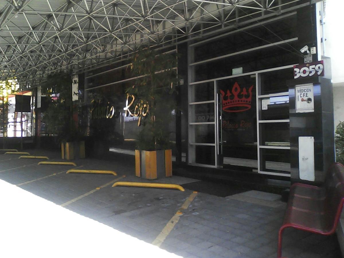 Palacio Rojo Familiar