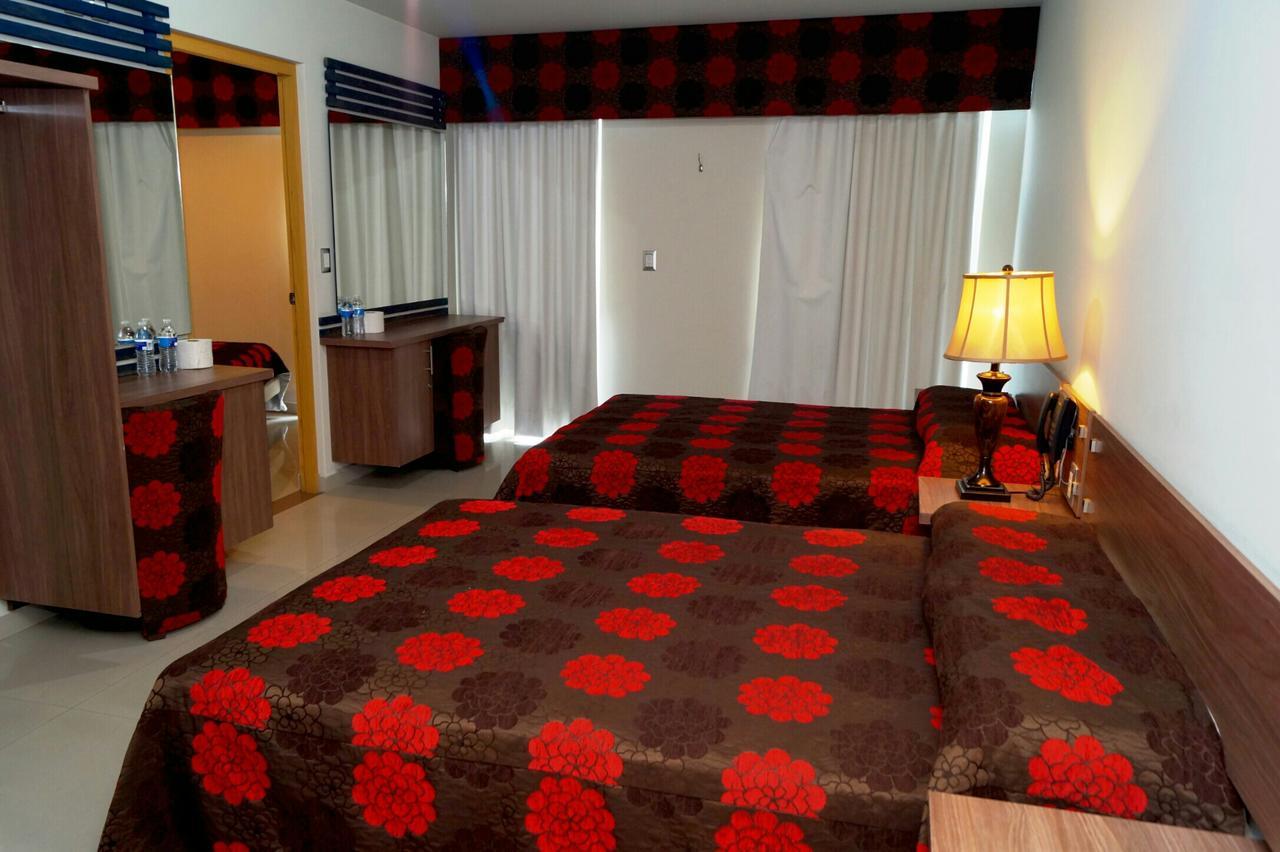 Palacio Rojo Familiar