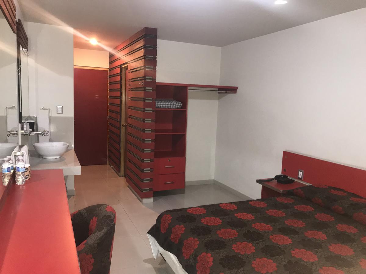 Palacio Rojo Familiar 3*