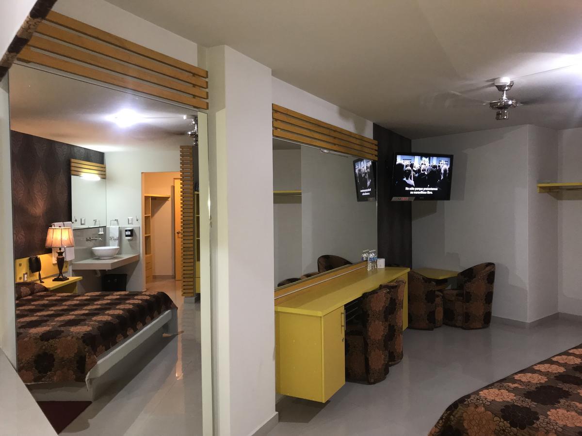Palacio Rojo Familiar 3*