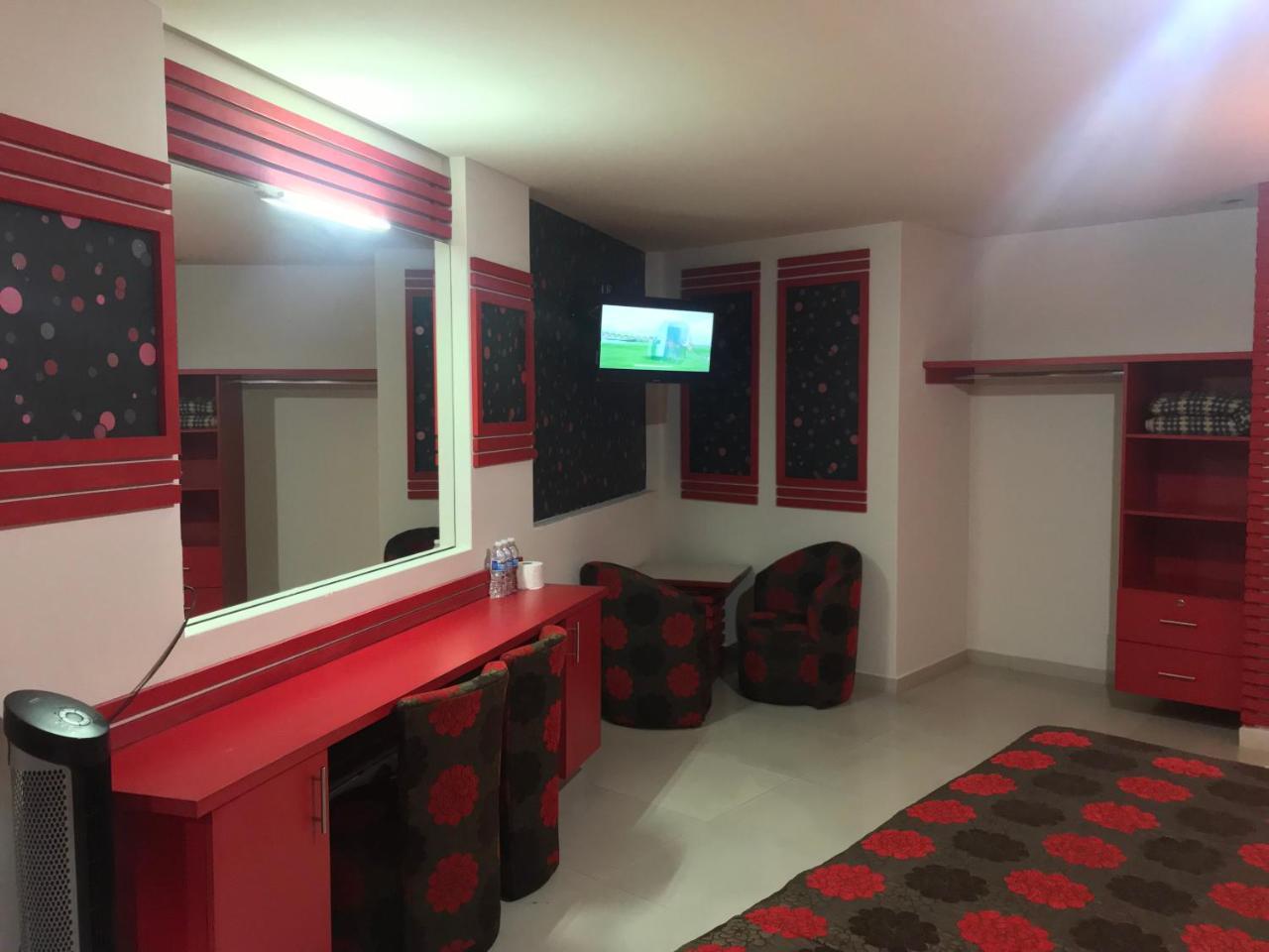 Palacio Rojo Familiar Hotel 3*